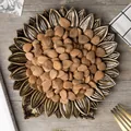Noordse hars zonnebloem sieradenschaal met vintage bronzen afwerking en bloembladvorm - Bronzen Zonnebloem / 18x18cm