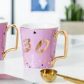 Tazza in ceramica viola con manico dorato e numero 30 per regali di compleanno e festa - Mature 30