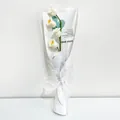 Handgefertigter gehäkelter Maiglöckchenstrauß mit eleganter weißer Geschenkverpackung - Weiß