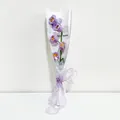 Handgefertigter lila Maiglöckchen-Häkelstrauß in eleganter Geschenkverpackung - Lila