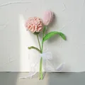 Ramo rosa hecho a mano de tulipán y clavel de ganchillo con lazo de cinta de organza - Clavel y Tulipán Rosas (BJ06-05)
