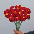 Bouquet de pivoines au crochet rouge fait main avec 16 têtes et centres jaunes - Renoncule-Rouge