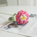Fleur de pivoine au crochet faite main rose et blanche avec une feuille verte - Pivoine Rose Foncé