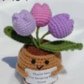 Handgemaakte gehaakte paarse tulp in pot met een bedankkaartje voor persoonlijke groei - 3-Kops Dikke Tulp Paars