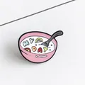 Spilla smaltata ciotola rosa con cereali 'MY DAY' e motivi a forma di arcobaleno - Stile Ciotola Rosa (XZ0665)