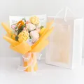 Ramo de flores de punto hecho a mano con rosas amarillas y margaritas en bolsa de regalo - Rosa Amarilla (Con Bolsa De Regalo Y Guirnalda)