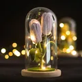 Lampe dôme en verre avec tulipes violettes au crochet et lumière LED chaleureuse - Violet tulipe