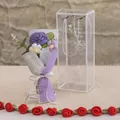 Bouquet crocheté main avec roses mauves dans une boîte cadeau transparente - Nouvelle rose violet clair - Pièce unique (Petite boîte en PET)