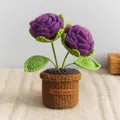 Tulipán de ganchillo hecho a mano en color púrpura oscuro con etiqueta de cuero marrón - Rosa de Dos Cabezas / Púrpura profundo