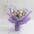 Bouquet de roses violettes tricotées à la main dans un sac cadeau avec carte soleil - Fleur Puff Violette - Grande Boîte Cadeau