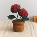 Pianta in vaso con fiori rossi all'uncinetto con etichetta in pelle e base marrone - Rosa a Due Teste / Rosso