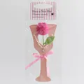 Bouquet de tulipes tricoté rose avec collier de perles en emballage cadeau premium - Dark Pink Tulip