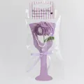 Bouquet de fleurs tricotées violettes fait main avec collier cœur en perles - Gradient Dark Purple Carnation