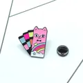 Spilla in smalto a forma di gatto rosa con arcobaleno e cuore, accessorio per giacche di jeans - Gatto Cartone Animato (XZ0836)
