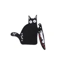 Broche chat en émail noir créative avec motif de poignard et grands yeux de chat cartoon - Style Chat Noir Tenant un Couteau (XZ5880)