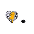 Orangefarbene Katze in weißem Rippenkäfig-Herz-Emaille-Pin mit Gummikupplung - Herz Rippenbogen Katze Stil (CZ0278-1)