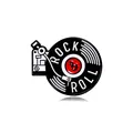 Gros plan du pin's émaillé vintage en forme de platine vinyle avec texte Rock n Roll - Tourne-disque Rock & Roll(CZ0491-2)