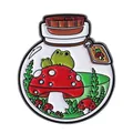 Détail d'un pin's émaillé représentant des grenouilles sur champignons dans un bocal - Style Bouteille Champignon et Grenouille (QHXZ4255)