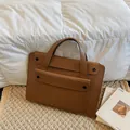 Waterproof minimalist business tote bag in vintage brown leather with laptop compartment - Brown