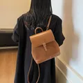 Zaino vintage in ecopelle marrone con spallacci regolabili per uno stile casual quotidiano - Marrone