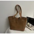 Classic dark brown PU leather tote bag with Fashion Trend print and magnetic buckle - Sand Brown