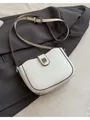 Sac bandoulière blanc en cuir grainé avec boucle argentée et finitions de bords marrons - Blanc (Sans Pendentif)