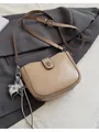 Borsa a tracolla beige in pelle PU con ciondoli a stella e cuore in argento - Cachi (Con Ciondolo)