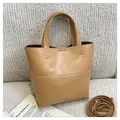 Minimalist apricot tote bag in smooth PU leather with detachable shoulder strap - Khaki