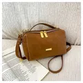 Retro braune Boston Tasche aus hochwertigem PU-Leder mit goldfarbenen Metallakzenten - Braun