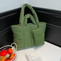 Borsa tote imbottita trapuntata verde con custodia coordinata e doppi manici - Verde