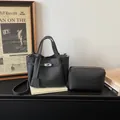 Ensemble sac seau et pochette chic en cuir noir grainé pour le transport quotidien - Noir