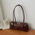 Sac baguette minimaliste marron foncé en similicuir lisse avec fermeture éclair argentée - Marron