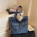 Sac fourre-tout en denim bleu rétro avec poches style cargo et boutons en métal - Bleu