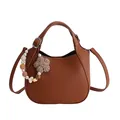 Sac seau hobo en cuir marron souple avec breloque florale et bandoulière réglable - Avec Pendentif Fleur / Marron
