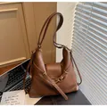 Borsa tote grande in pelle marrone con tracolla regolabile e chiusura magnetica - Marrone