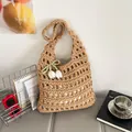 Sac cabas ajouré fait main en beige camel avec breloques tulipes et doublure interne - Kaki