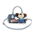 Bolso Boston de denim azul con asas de cuero y un tierno colgante de perro de peluche - Azul