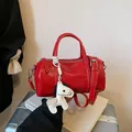 Borsa Boston rossa lucida con ciondolo a cavallo e dettagli in argento su valigia - Senza Ciondolo / Rosso