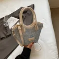 Sac seau tissé bleu avec poignées en cuir crème et bandoulière réglable - Blanc et Bleu Sans Pendentif