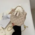 Sac à main rond matelassé beige avec poignée en foulard et bandoulière à chaîne dorée - Blanc Cassé