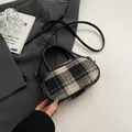 Retro plaid wool bowling bag with black leather straps and stylish checkered pattern - No Pendant / Black