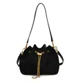 Schicke schwarze Wildleder-Beuteltasche mit Goldkette und verstellbarem Schultergurt - Schwarz
