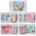 Vues détaillées du livre en tissu alphabet pour bébé avec lettres et illustrations colorées - Style de lettre