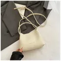 Sac bandoulière en cuir blanc crème à motif litchi avec logo imprimé tendance - Blanc