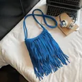 Sac bandoulière rétro en daim bleu avec de longues franges élégantes pour femme - Bleu
