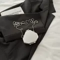 Mini sac octogonal en métal argenté poli avec chaîne et finition miroir réfléchissante - Hexagone Argent