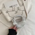 Sac coquille en acrylique plissé argenté avec texture métallique et poignée ronde - Argent