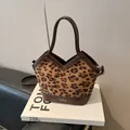 Leopard print tote bag with brown leather handles and adjustable shoulder strap - Without Pendant / Leopard Brown