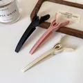 Matte volume hair clips set in black pink and beige for hair root lifting and styling - Black and Pink