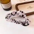 Pink and black marble textured claw clip in wavy cloud shape for thin hair styling - Light Leopard Cloud Hair Claw
